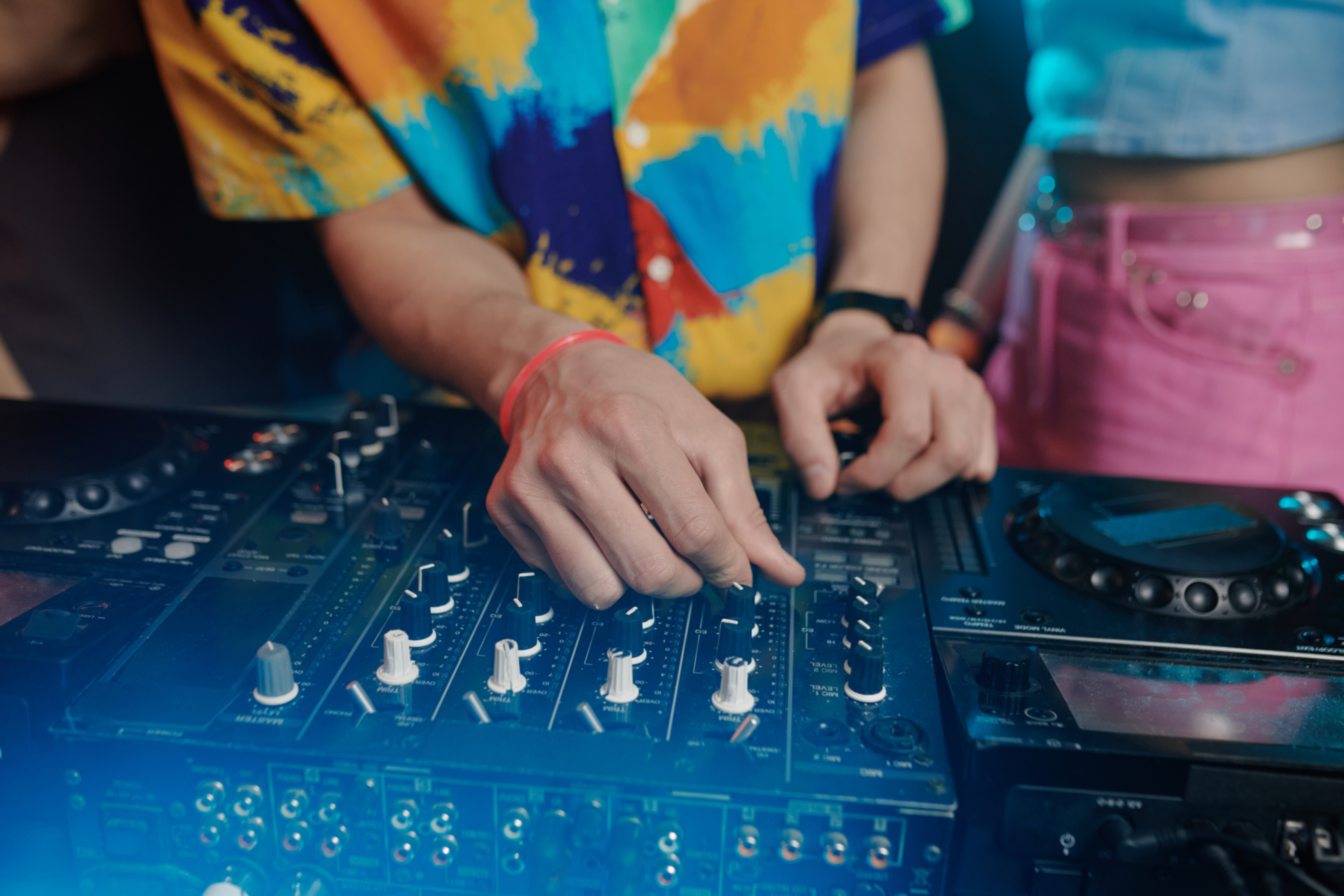 Cómo la energía portátil de Jackery facilita el trabajo de bandas y DJs